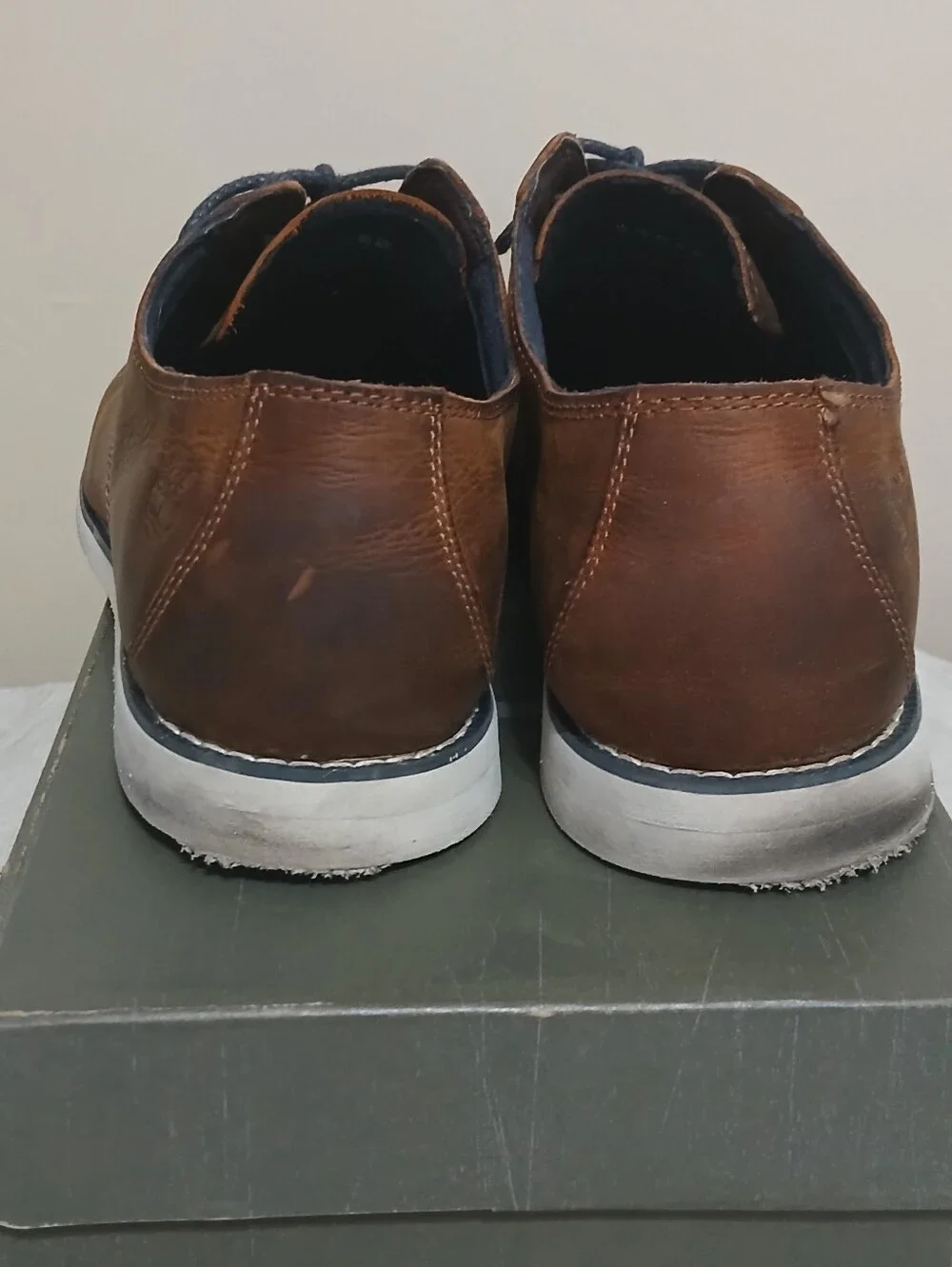 Timberland Men's Brown Leather Lace-Up Shoes with Blue Laces